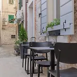 Heritage Olympic Dream Bed and Breakfast Σπλιτ