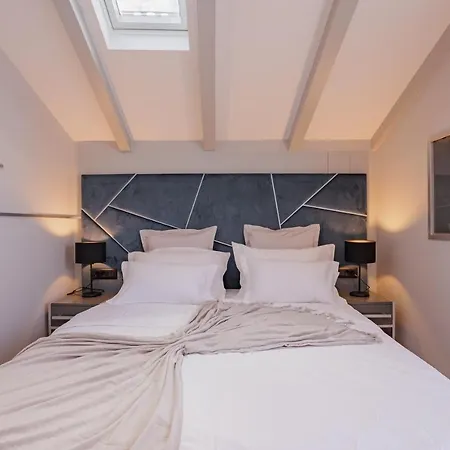 לינה וארוחת בוקר Heritage Olympic Dream ספליט