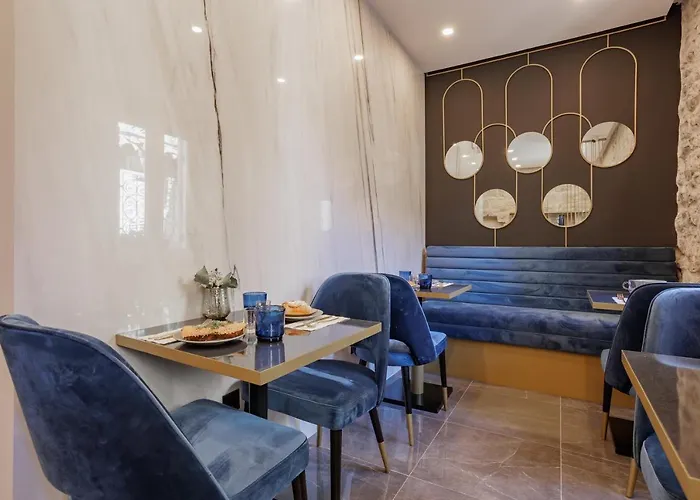 לינה וארוחת בוקר Heritage Olympic Dream